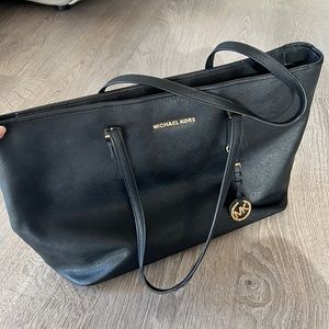 Michaek Kors Tote Black Jet Set